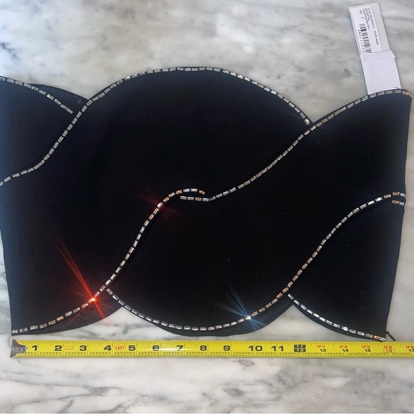 Area
Embellished wool rope mini skirt- NWT- size 8 - Picture 6 of 16